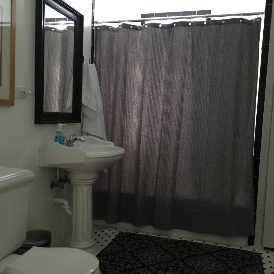 Oak Park Beauties - Tree Lined Streets - Walkable Apartamento Exterior foto