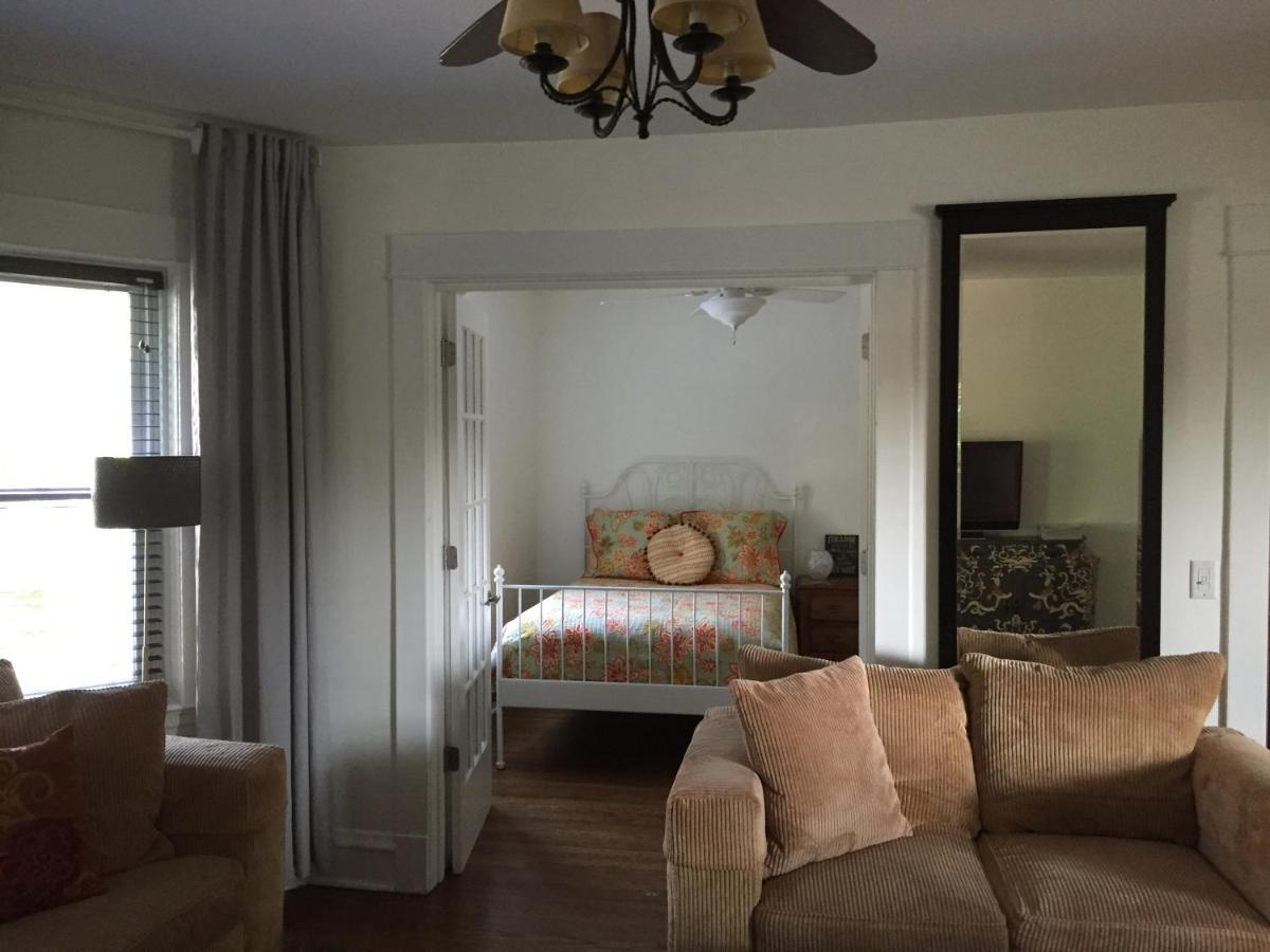 Oak Park Beauties - Tree Lined Streets - Walkable Apartamento Exterior foto