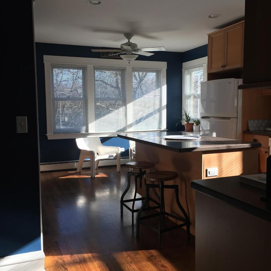 Oak Park Beauties - Tree Lined Streets - Walkable Apartamento Exterior foto