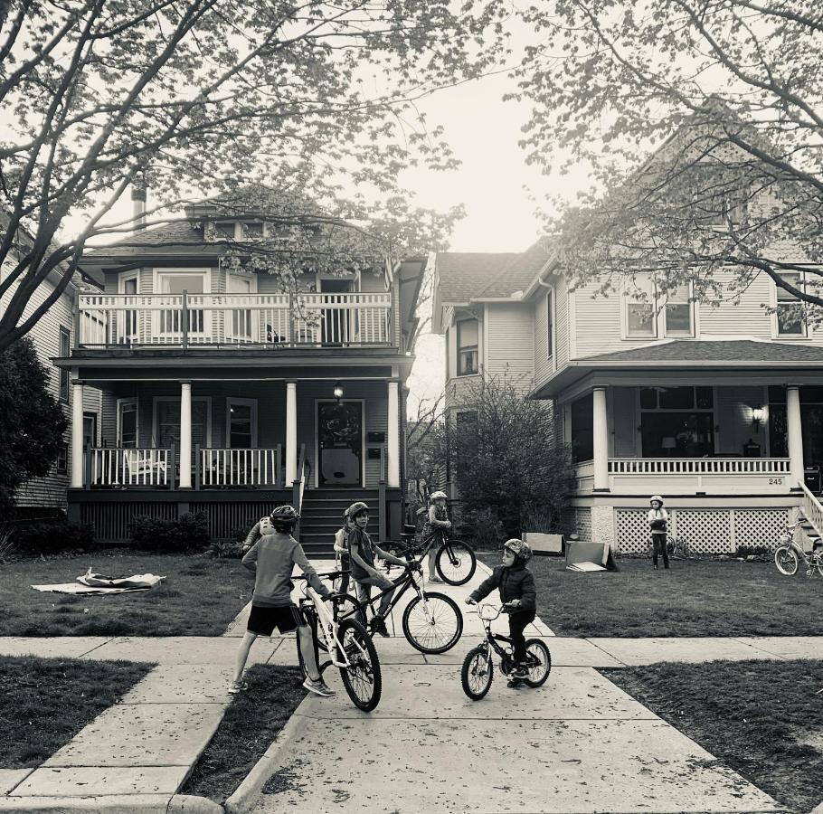 Oak Park Beauties - Tree Lined Streets - Walkable Apartamento Exterior foto